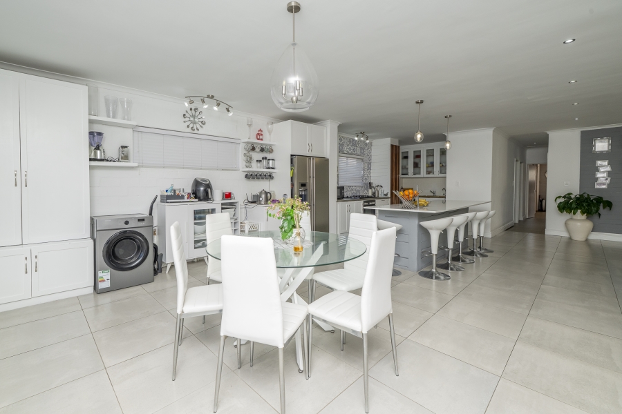 5 Bedroom Property for Sale in Rouxville Western Cape